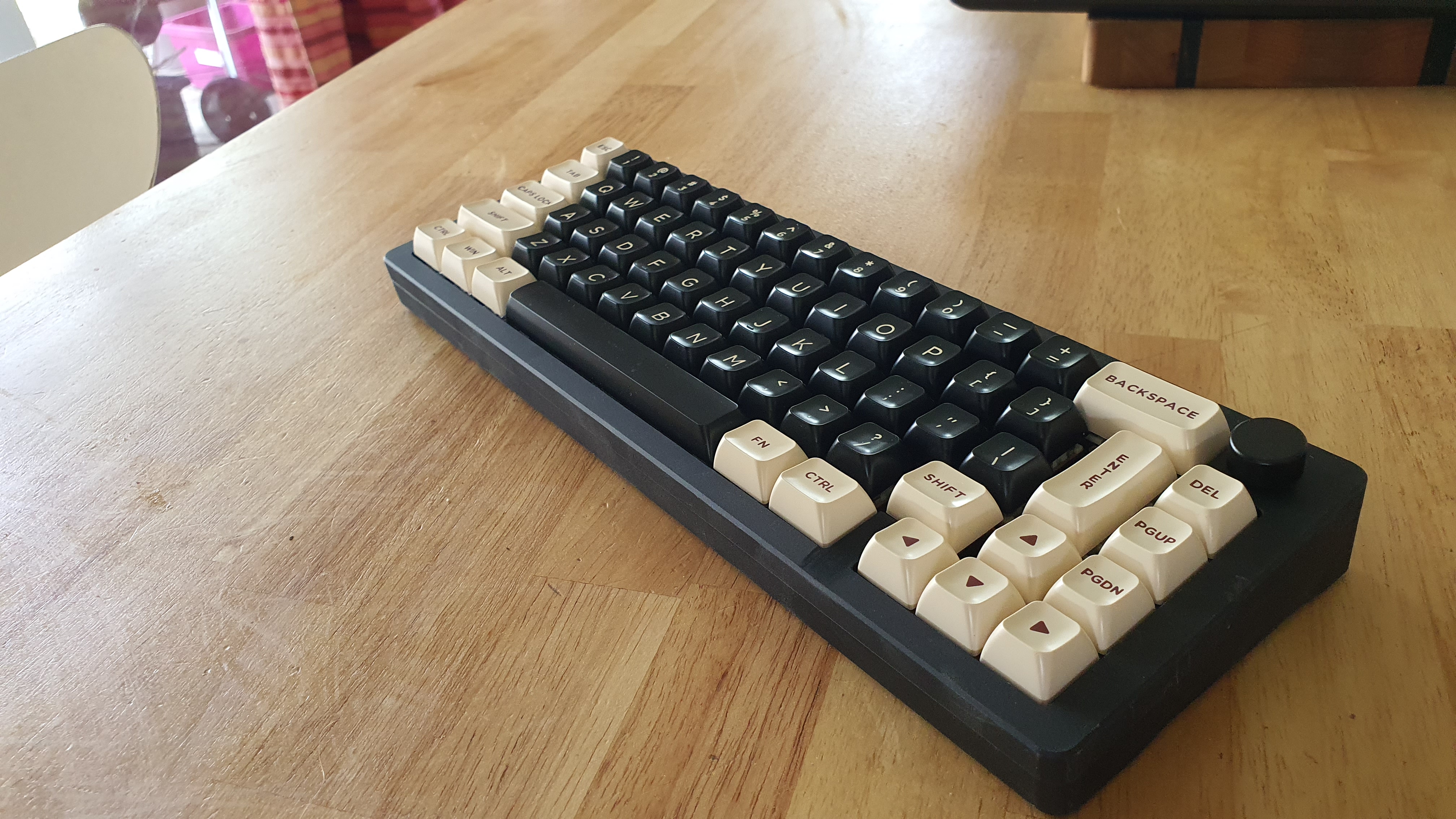 Détails et design du clavier WEIKAV Sugar65 package