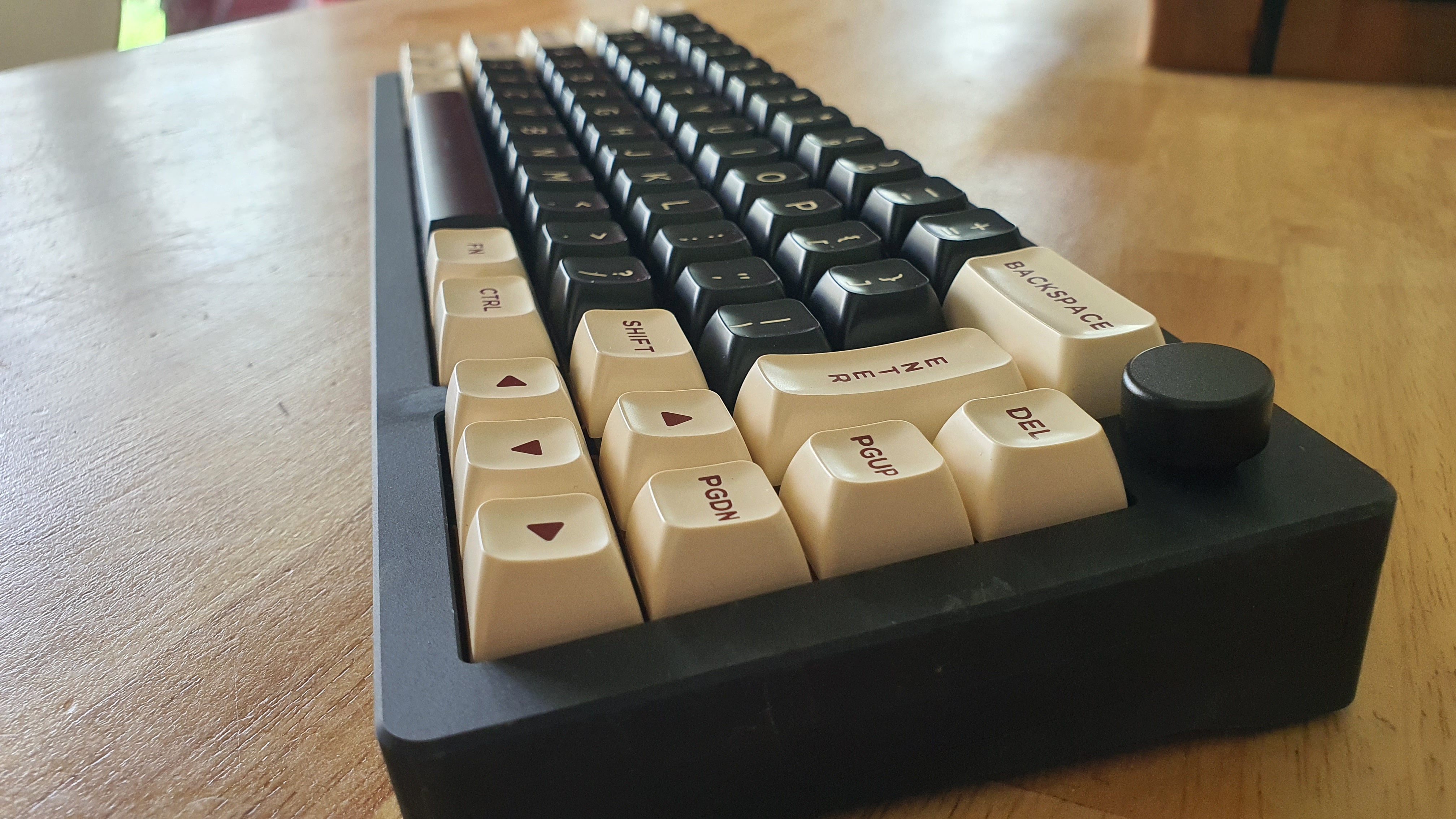 Détails et design du clavier WEIKAV Sugar65 package