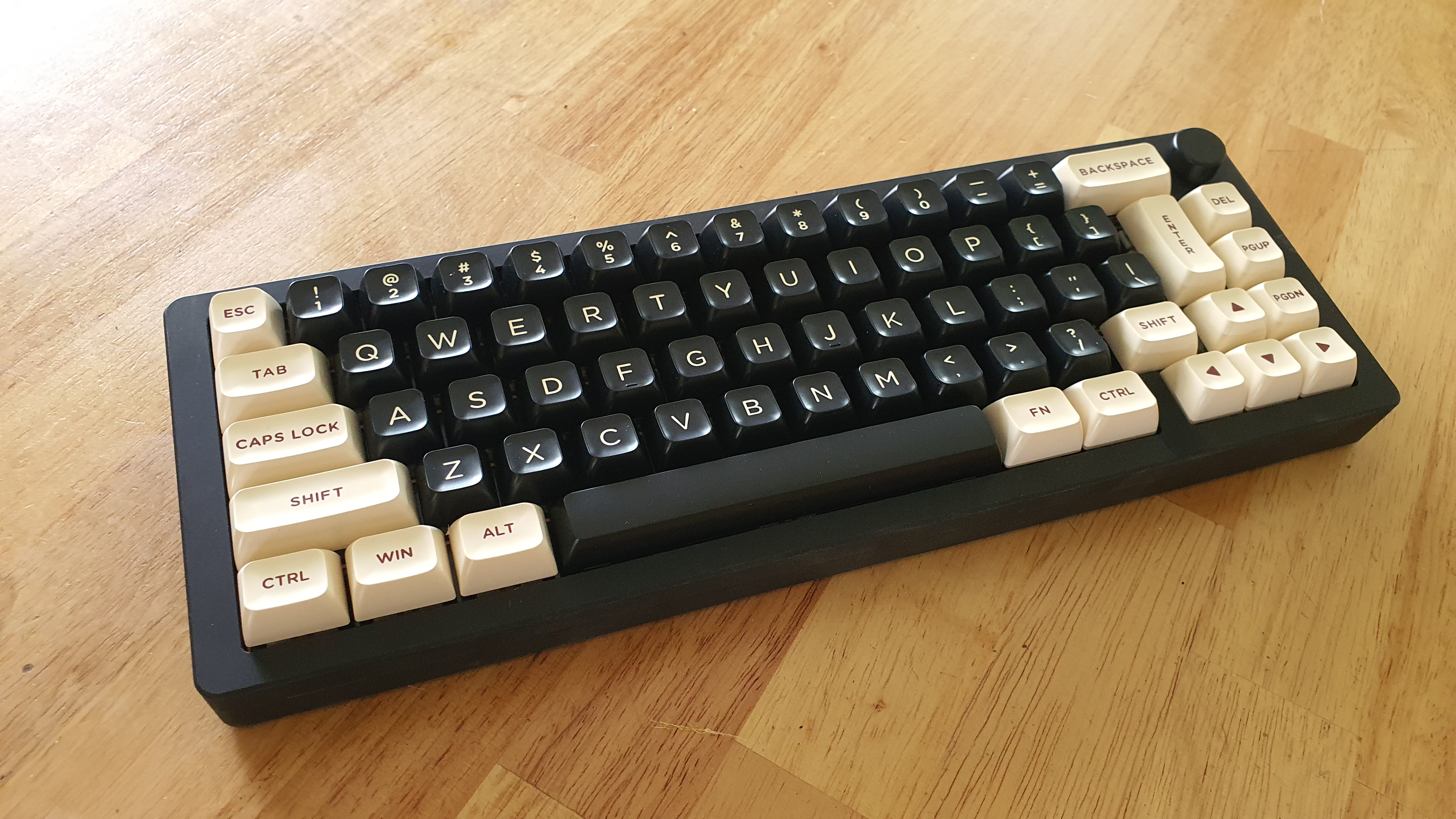 Détails et design du clavier WEIKAV Sugar65 package