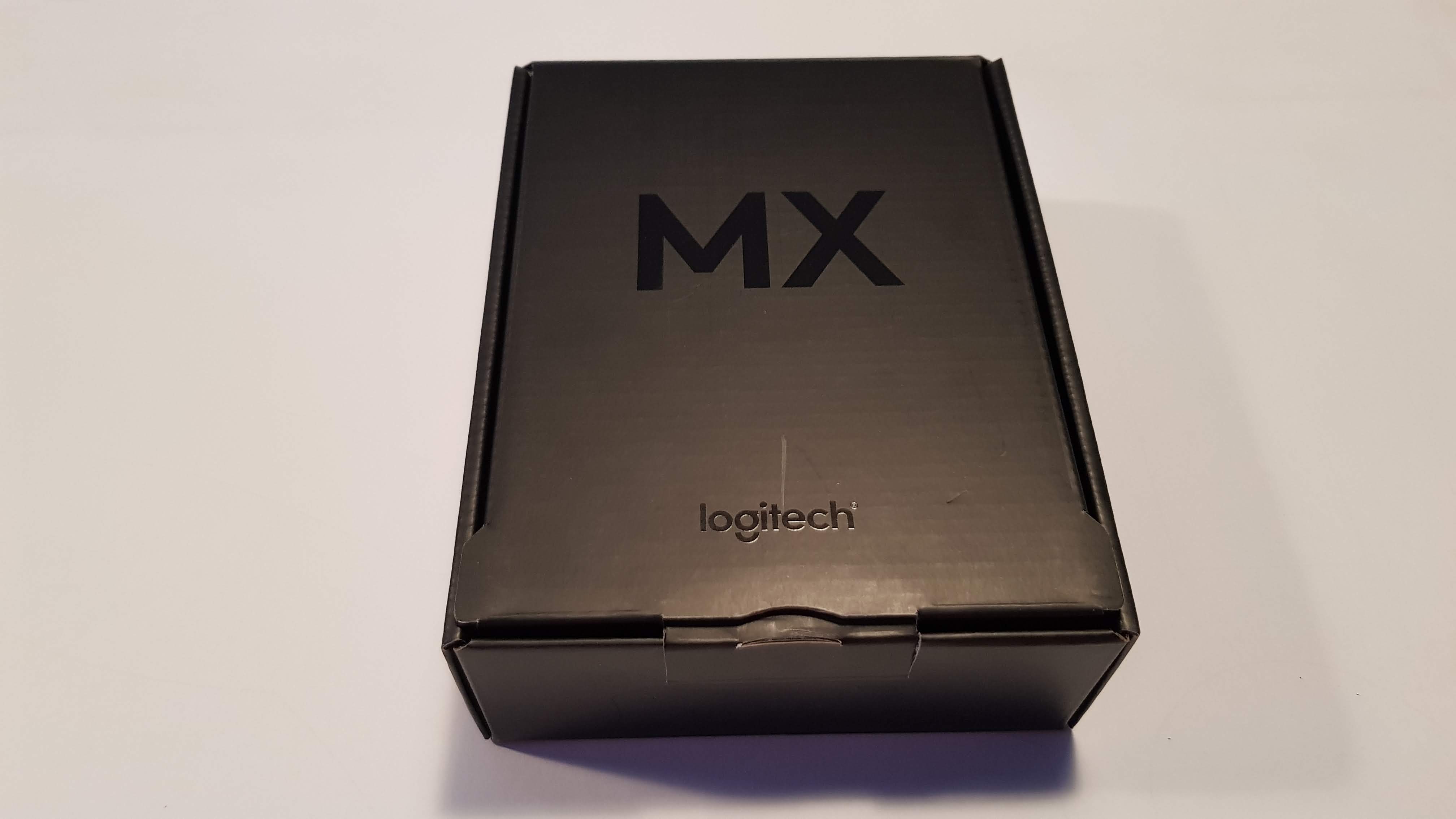 Unboxing - Boite dans la boite de la souris Logitech MX Master 3