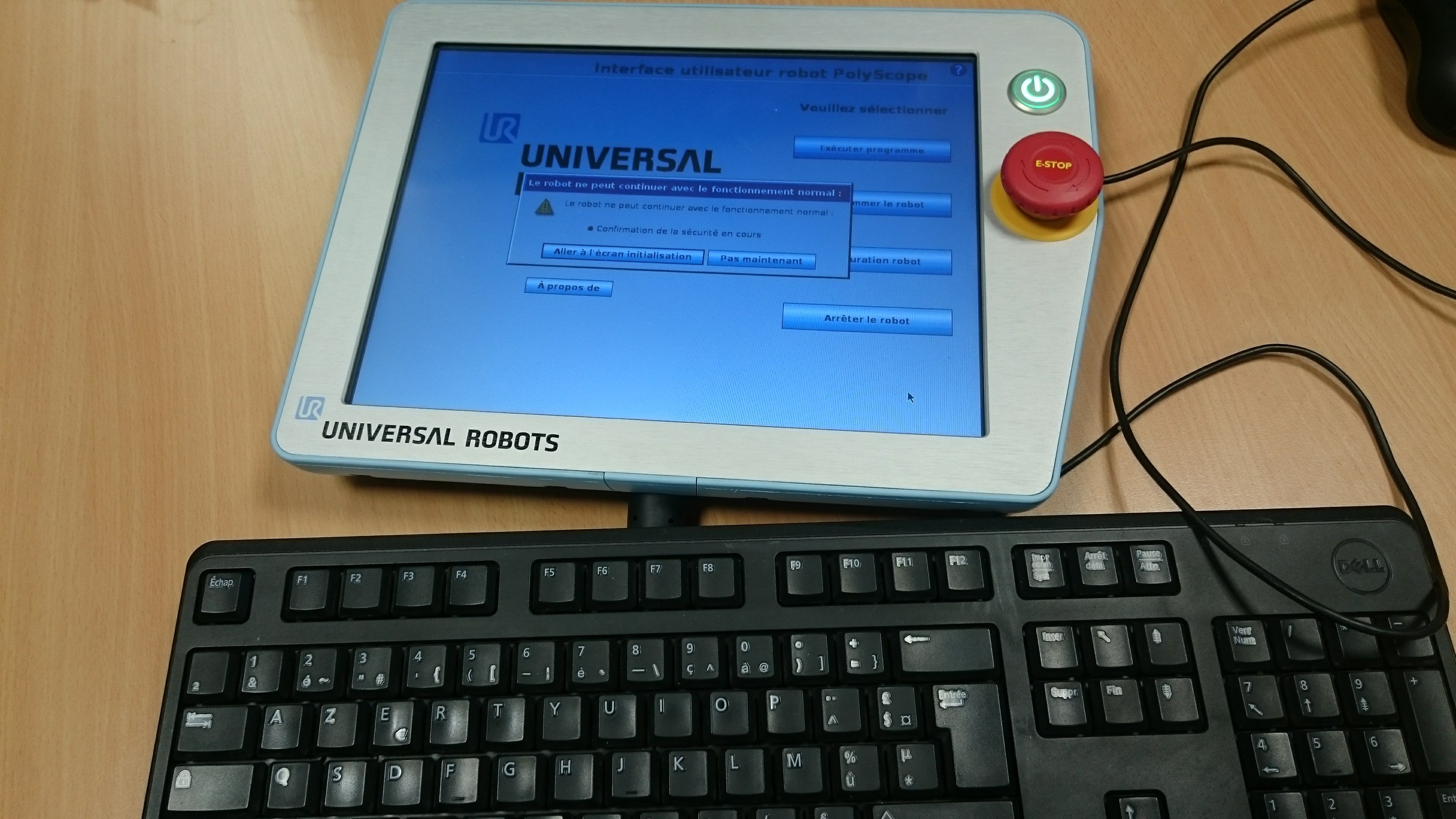 USB keyboard plugged on Universal Robot UR5