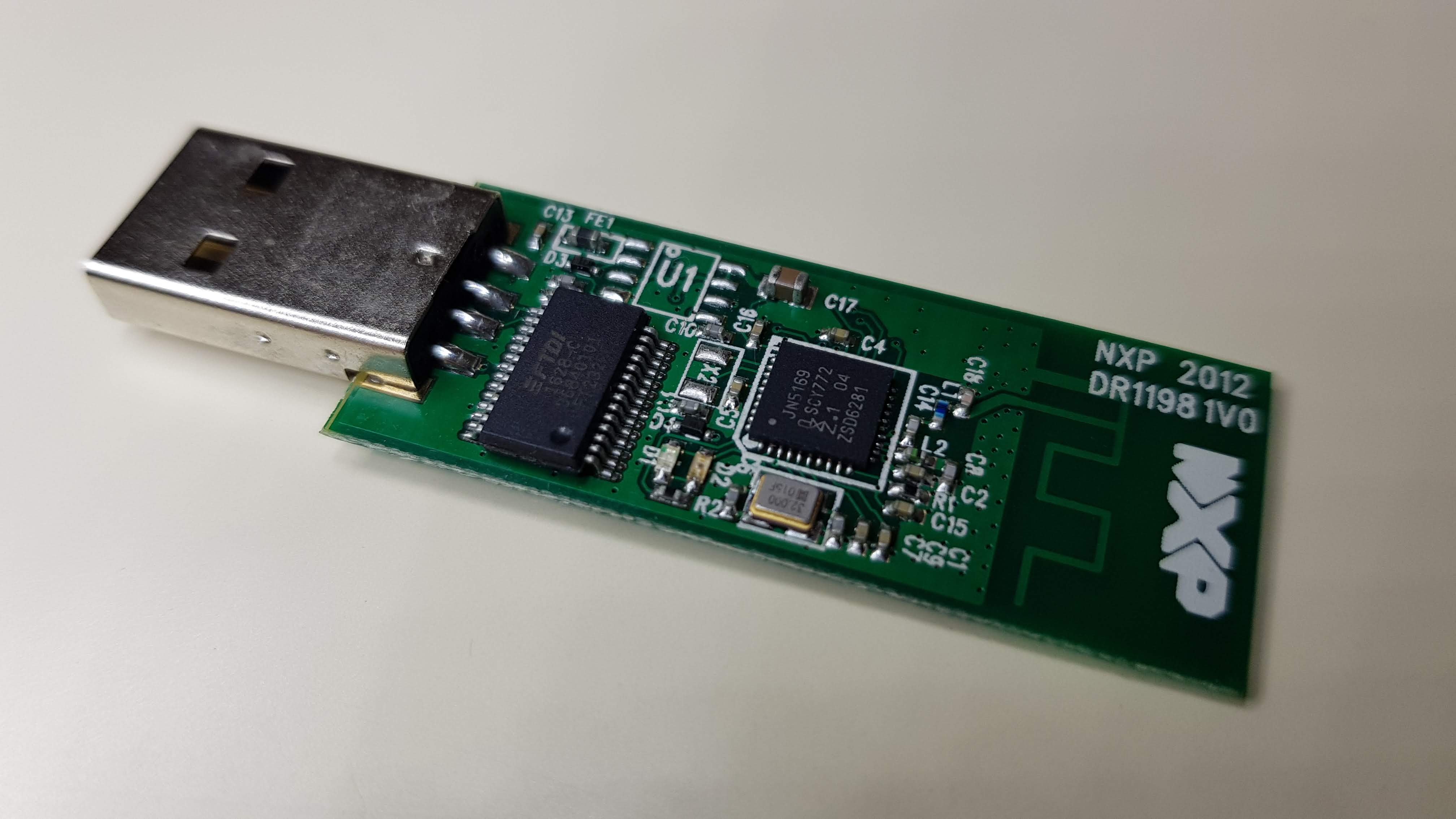 Vue d'ensemble du NXP OM15020 USB DONGLE, JN5169 module